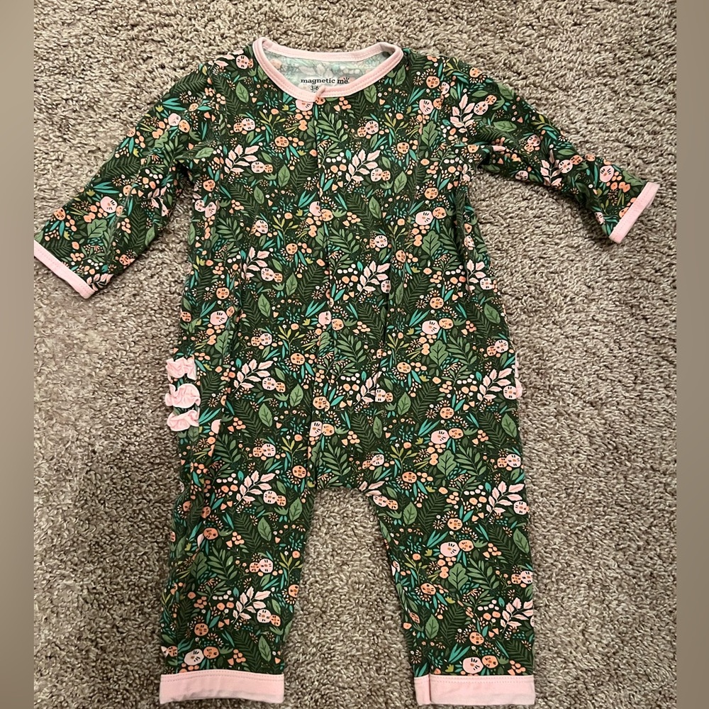 3-6 month magnetic me sleeper